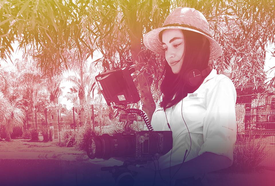 Ariana Laborin. Her expertise lies in beauty and health, where she builds her career by meticulously attending to aesthetics and details to create scenarios.